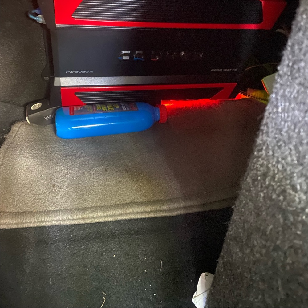 Complete car system amp and sub and chucnero
